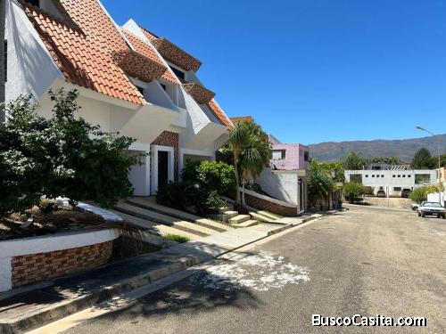 Casa en Venta en Altos de Guataparo. Código 130613