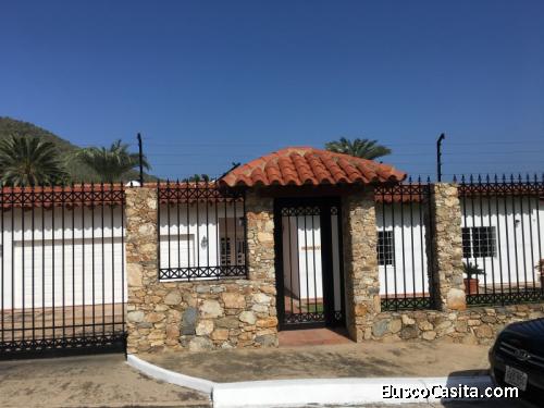 HERMOSA QUINTA  A LOS PIES DEL GUAYAMURI