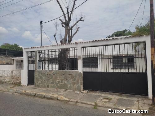 GG VENDE CASA CON FINES COMERCIALES EN LOS GUAYOS