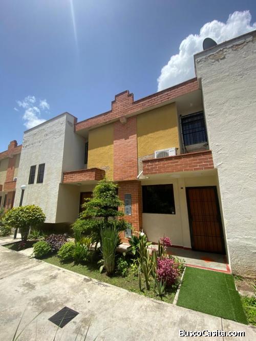 Vanessa Giudice Vende Town House Naguanagua Guayabal FOTH-345