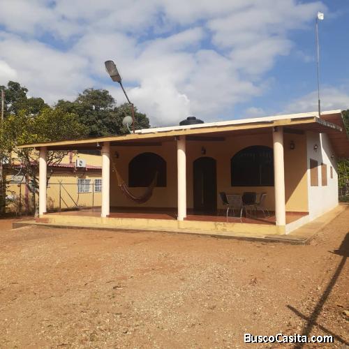 CASA CON TERRENO Y LOCAL DE OPORTUNIDAD