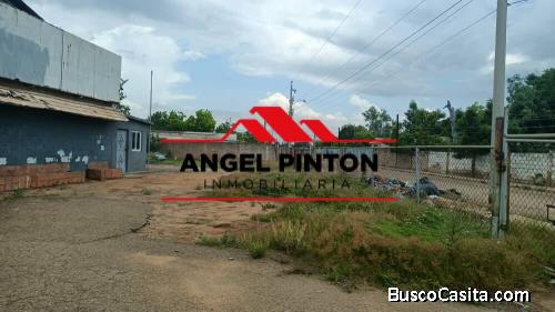 TERRENO + GALPONES EN VENTA URB. MODELO SAN FRANCISCO API 3098