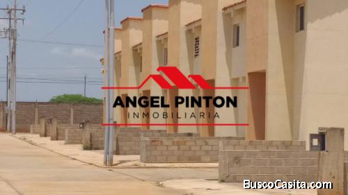 TOWNHOUSE EN VENTA VIA AL AEROPUERTO MARACIBO API 3115