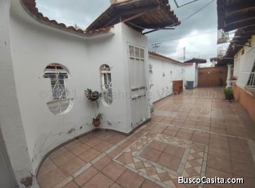 Casa Maracay Sector Los Samanes, Urb. La Mulera 22-1556 