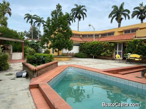 Michelle Vende Casa de esquina en Guataparo FOC-1380