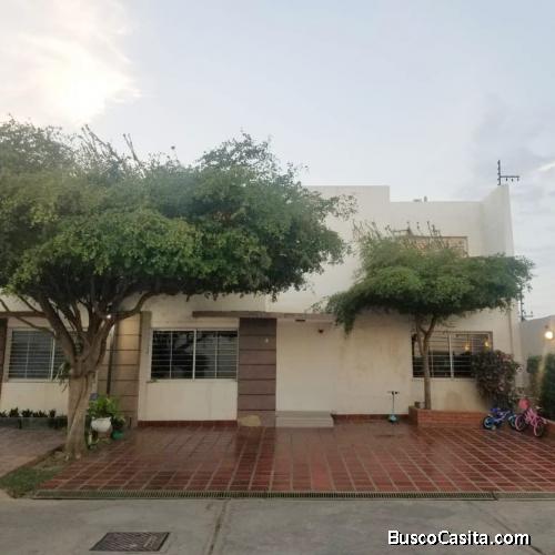 EN VENTA TONWHOUSE EN CANTA PIEDRA  ZONA NORTE