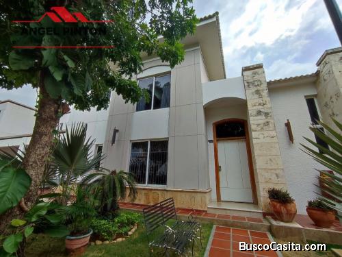 TOWNHOUSE EN ALQUILER AV EL MILAGRO MARACAIBO API 3201