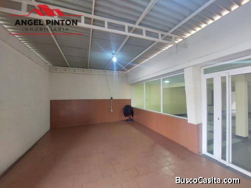 LOCAL COMERCIAL EN AQUILER EN SIERRA MAESTRA SAN FRANCISCO API 3267