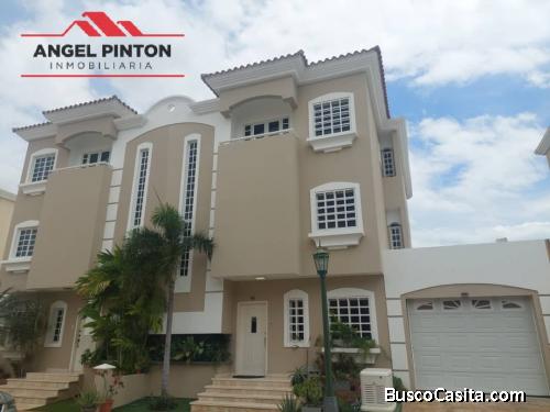 TOWNHOUSE EN VENTA EN VILLA PALMA DORADA MARACAIBO API 3219