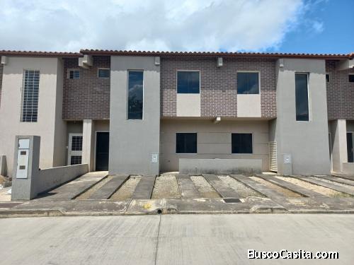 Town House en Venta Obra Gris Urbanización Los medanos Cabudare la mora 