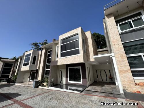 Venta de Town House Resd. Las Villas 23-3618ju
