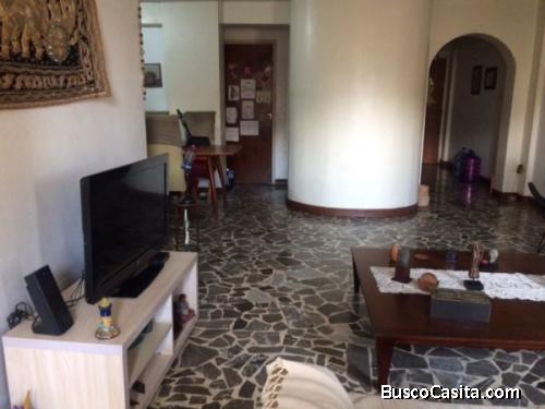 Cómodo y Espacioso Apto. en venta en el Paraíso. Favor Llamar al Nro. 0426-9138924