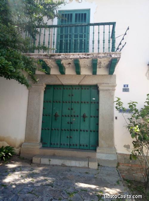 Habitación en Alquiler para Dama. San Bernardino, Caracas. Llamar al 0416-546-8615 o 0424-272-8631 