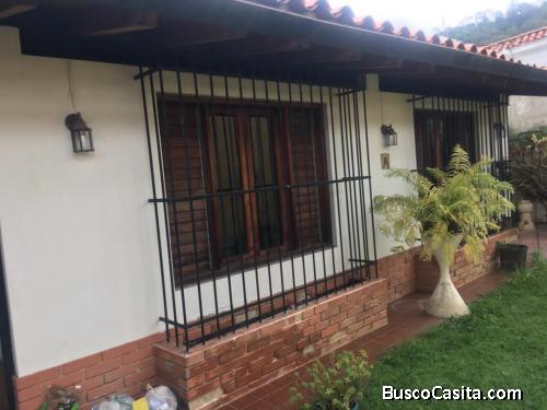 Casa amplia para remodelar dec383,84 M2 urb El Marquez caracas 