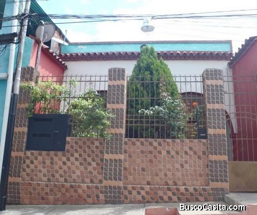 Se Vende Casa en Casco Historico de La Pastora - Caracas