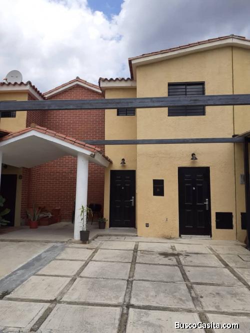 EN VENTA TOWNHOUSE EN SAN DIEGO A PRECIO DE OPORTUNIDAD