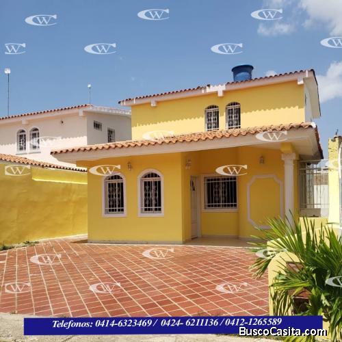 SE VENDE CASA CONJ RES PRIVADO VILLA LUZ, CORO
