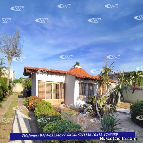 SE VENDE CASA AV RAFAEL GALLARDO, CORO