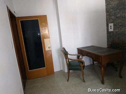 SE ALQUILA OFICINA, EL CENTRO CARACAS, SANTA ROSALIA. CRUZ VERDE A VELASQUEZ 