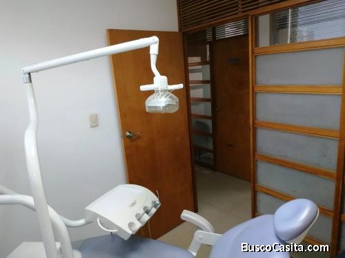 SE ALQUILA CONSULTORIO ODONTOLOGICO EQUIPADO, URB. BELLO MONTE, AV. CASANOVA