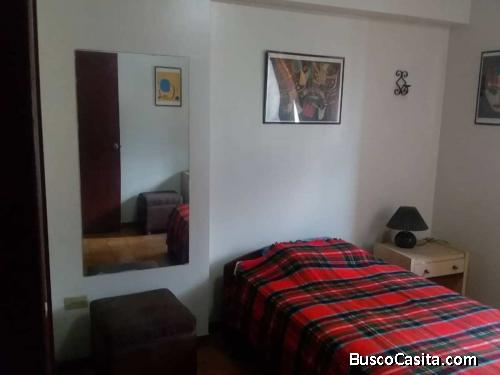 Habitación con baño Compartido en Alquiler Chacao