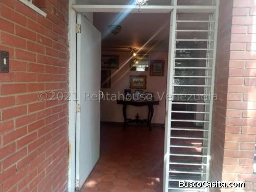 Se vende Casa La Trinidad MLS 22-10541 0412 2003199    04241181339