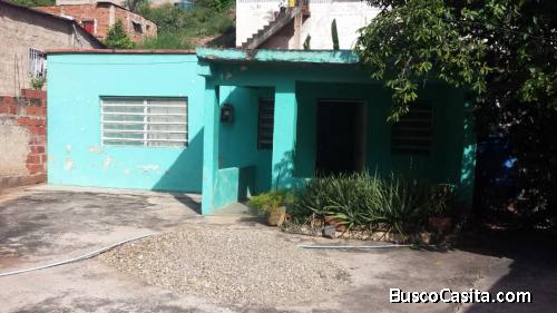 Si Paz y Tranquilidad deseas hallar, esta casa debes comprar.