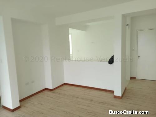 As Se vende apartamento en La Lagunita Country Club MLS 21-12206 0412 2003199    04241181339