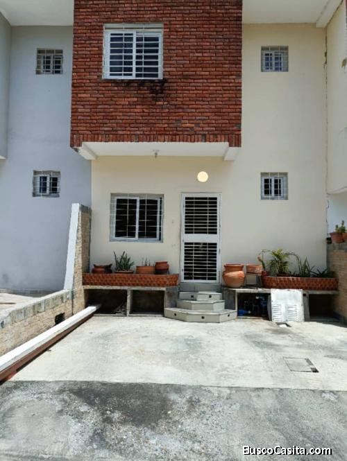 Venta de bello Town House en Urbanización privada en Cabudare