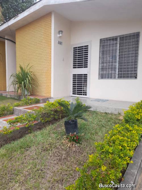 Se Vende  casa en urbanización privada Chucho Briceño