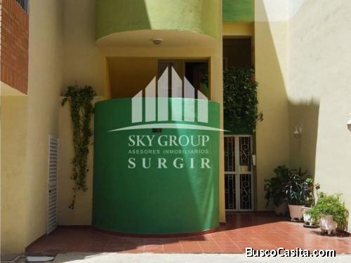 SE ALQUILA APARTAMENTO BALCONES I