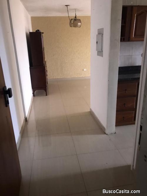 VENDO AMPLLIO APARTAMENTO EN ALTA VISTA PUERTO ORDAZ