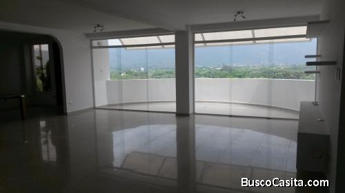 FARITH MOTA VENDE PENTHOUSE EN MAÑONGO