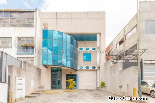 Fabuloso Edificio de 3 Pisos