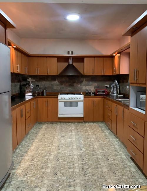 Casa con Local en el Centro-Este de Barquisimeto 