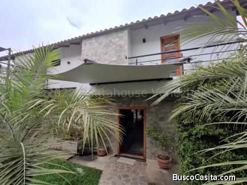 Se Vende Casa Bosques de la Lagunita MLS #22-25571 