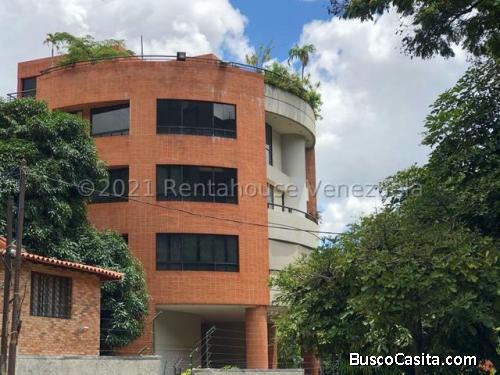 Se vende PH en Los Palos Grandes MLS #21-28087
