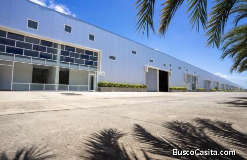 Aerocentro Parque Industrial alquila Galpón