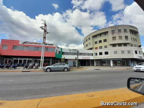 Tomasa & Mercedes Salazar Venden Registro de Comercio