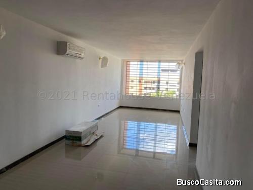 Se vende Apartamento Colinas de La Tahona MLS #23-9684