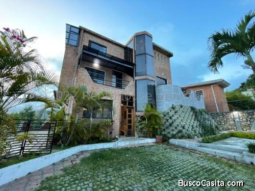 Se vende casa en Los Robles MLS #23-12731 LC