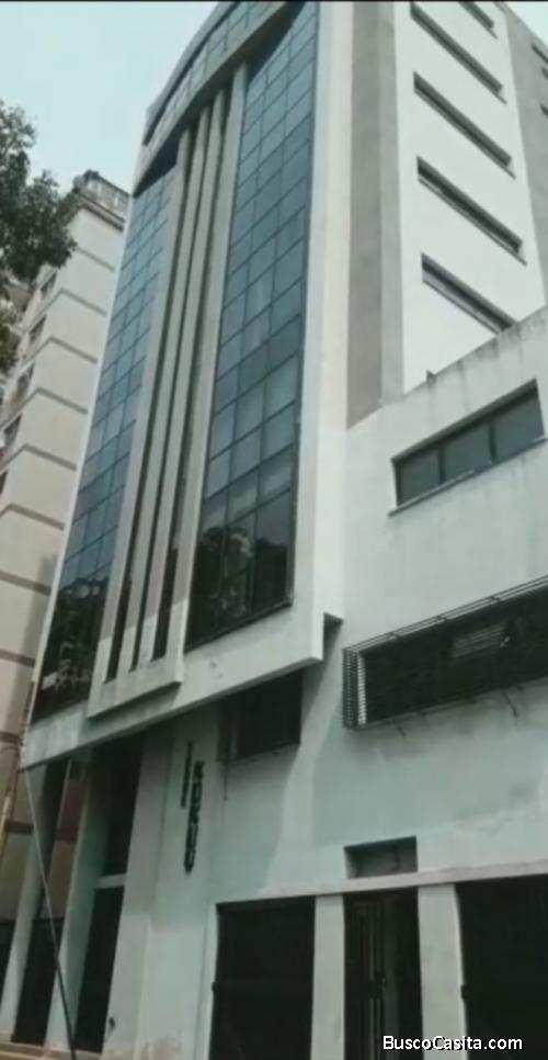 EN ALQUILER OFICINA AMOBLADA DE 142 MTS2 AIRE ACONDCIONADO CENTRAL SECTOR MAJAY AV BOLÍVAR NORTE