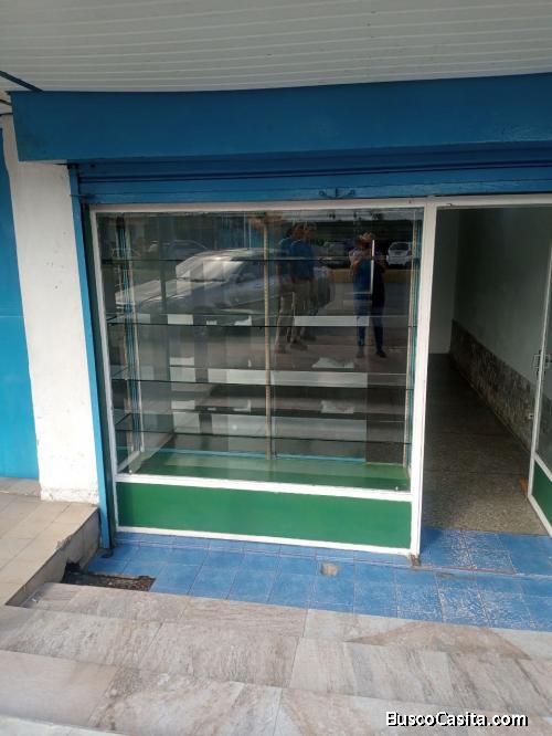 EN ALQUILER LOCAL COMERCIAL 92 MTS2 A PIE DE CALLE AV UNIVERSIDAD DE NAGUANAGUA