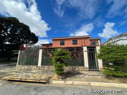 Mercedes y Tomasa vende Casa en el Cafetal . Naguanagua