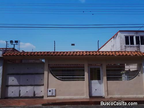 Lic. Marilyn Sanchez Vende bella casa en villa jardin tocuyito.