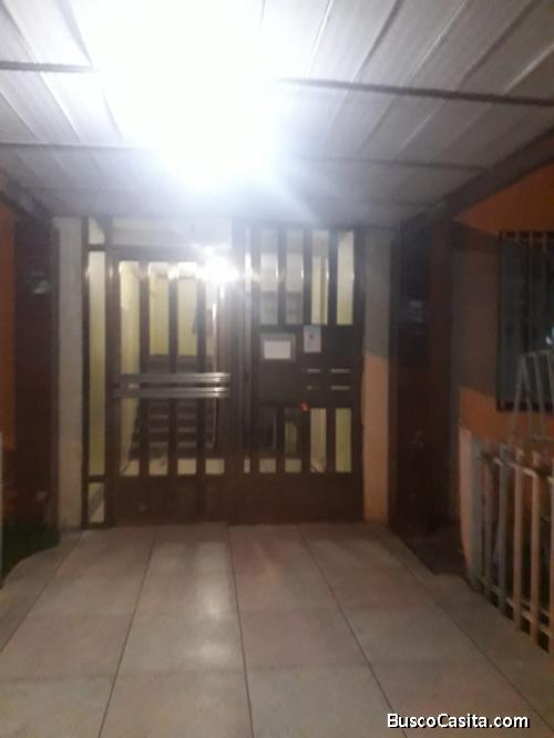 VENDO Apartamento en Urb. Los Cerezos, Puerto La Ctuz, Estado Anzoategui, buena ubicación 