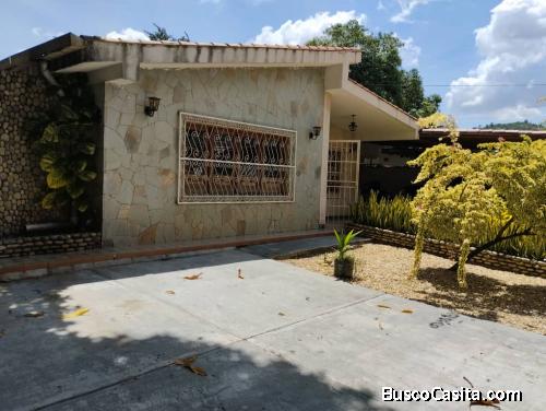 Casa en Campo Alegre. Estado Carabobo