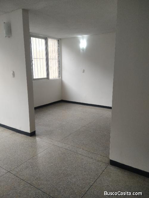 Vendo Apartamento En Oferta en La Mora