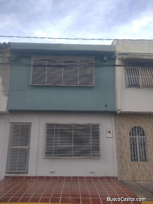 vendo comoda casa zona centro de Barquisimeto Av Libertador