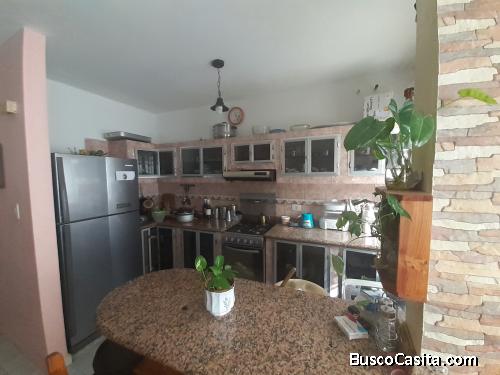 FARITH MOTA VENDE APARTAMENTO EN PARAPARAL